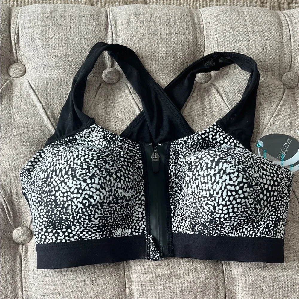 Half Moon Modern Movement Mesh Yoga Sport Bra NEW